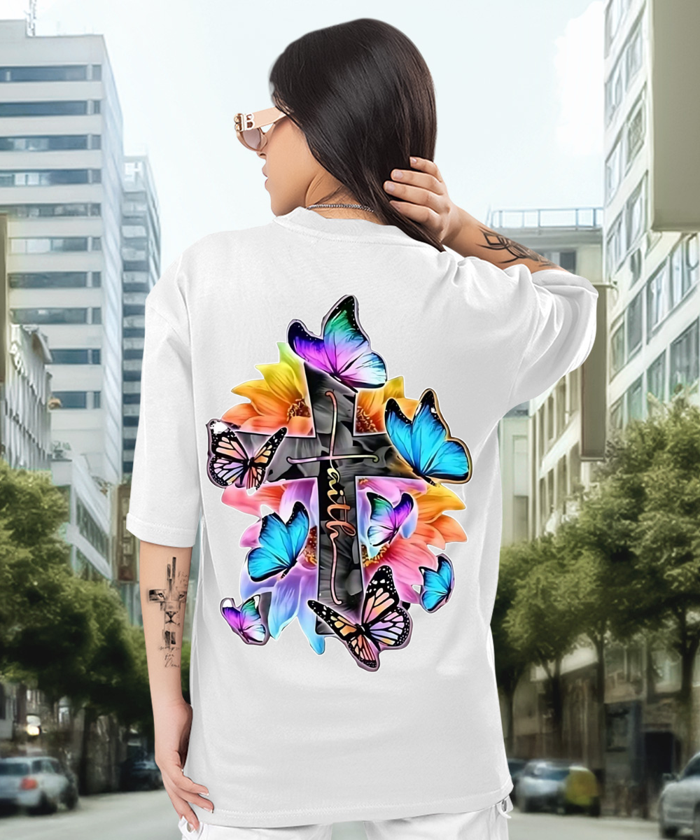 Camiseta Oversized Cruz e Borboletas EC