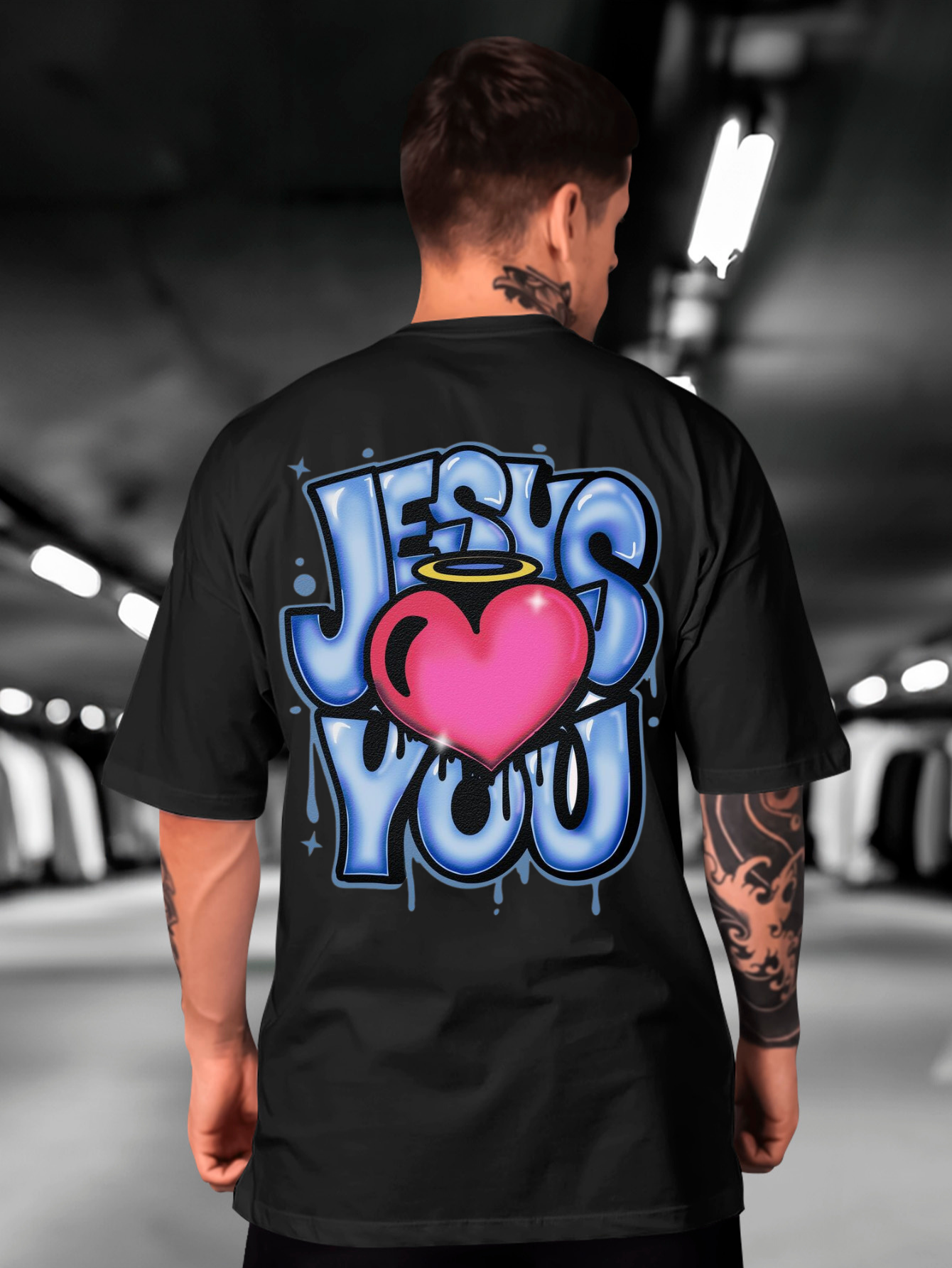 Camiseta Oversized Jesus loves You EC