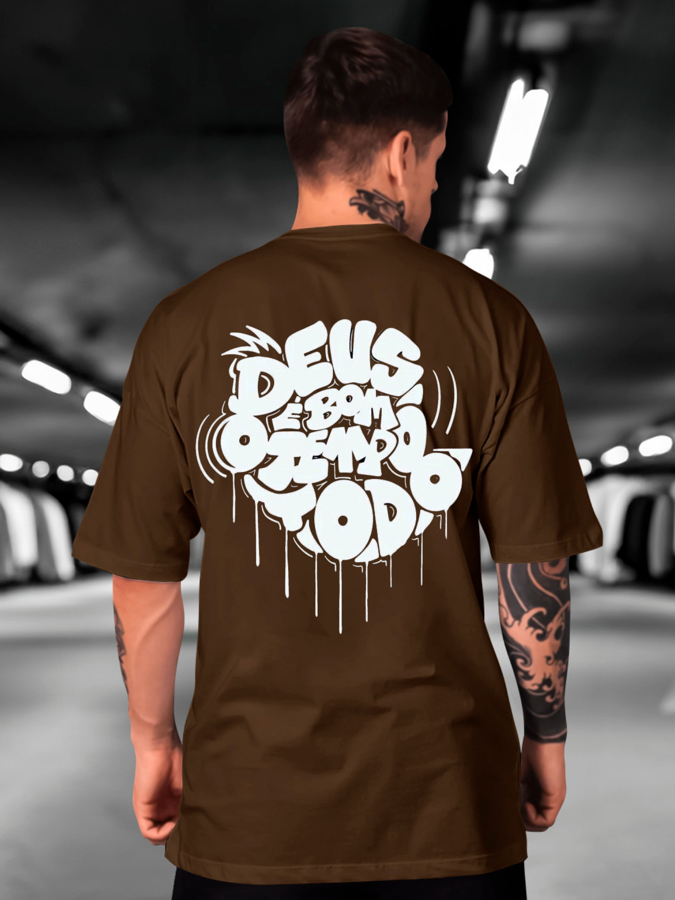 Camiseta Oversized Deus é bom o tempo todo EC