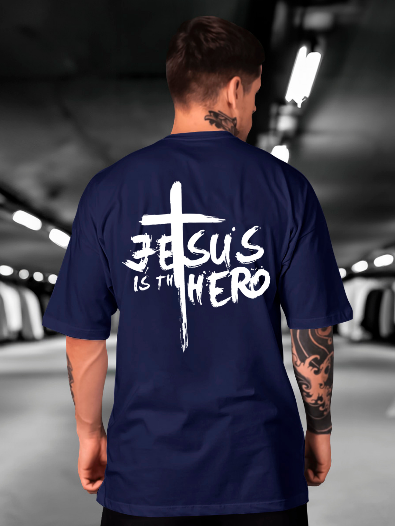 Camiseta Oversized Jesus is the hero EC